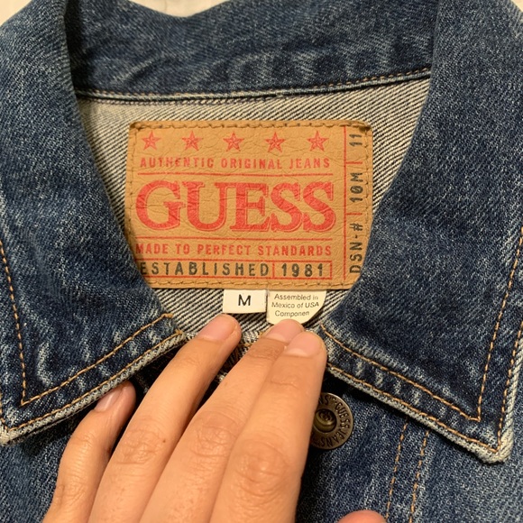SOLD!!! Vintage Guess jean jacket ☎️ - Picture 8 of 9